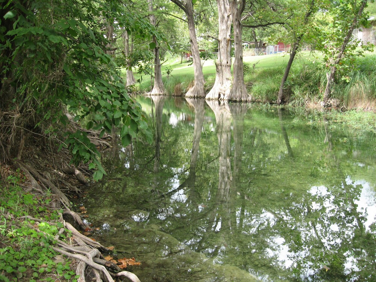 River Park Lodge at Utopia River Retreat