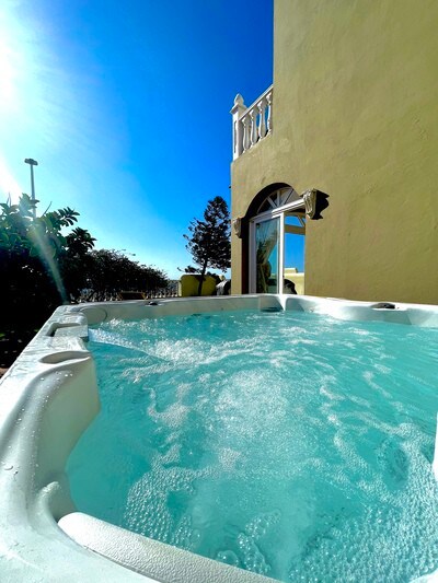 美丽的梅达诺别墅，配按摩浴缸