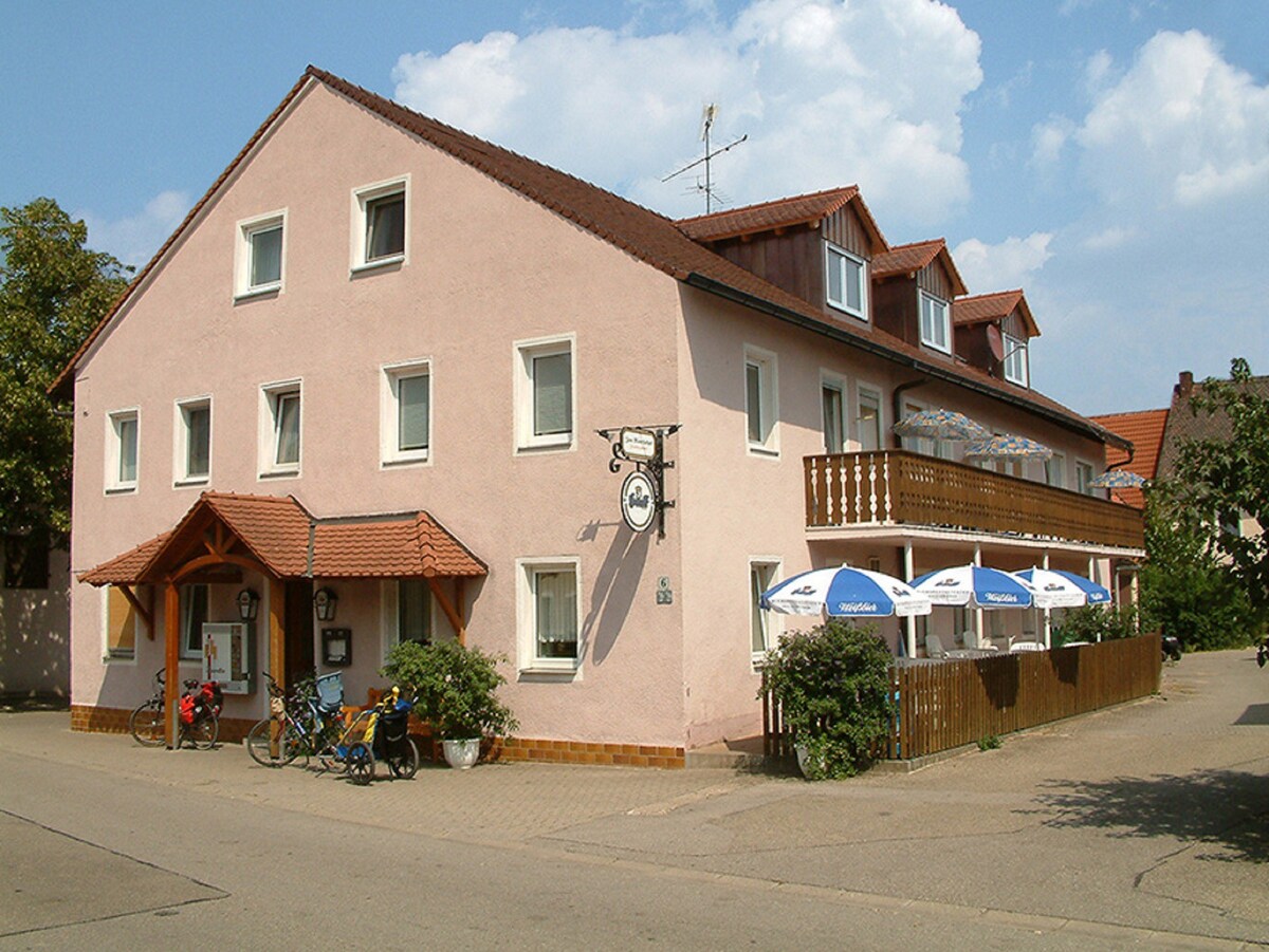 Landgasthaus Zum Mönchshof （沃尔夫拉姆斯-埃申巴赫） ，双人房