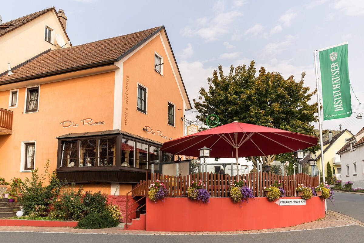 Gasthof "Die Rose" (Lauda-Königshofen), Dreibettzimmer mit kostenfreiem WLAN