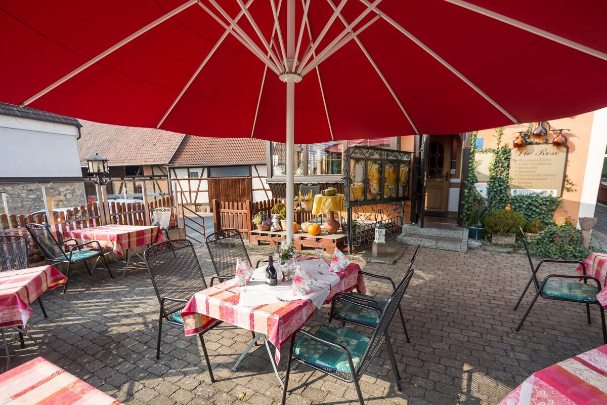 Gasthof "Die Rose" (Lauda-Königshofen), Dreibettzimmer mit kostenfreiem WLAN