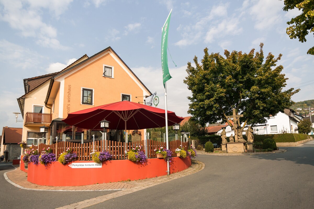 Gasthof "Die Rose" (Lauda-Königshofen), Dreibettzimmer mit kostenfreiem WLAN