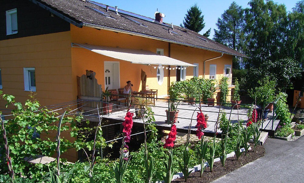 Naturfreundepension Hagenberger für Erwachsene (Witzmannsberg), Ferienwohnung "Gartenblick" (ca.85 qm) mit zwei Wohn- / Schlafzimmer