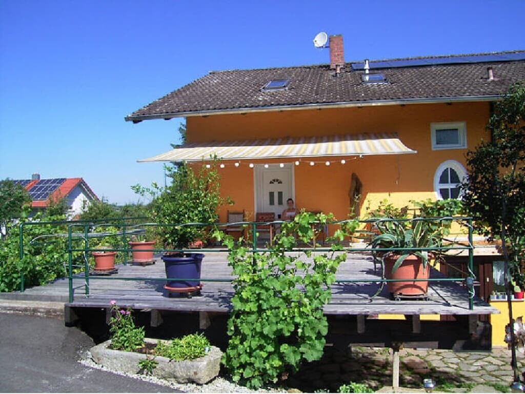 Naturfreundepension Hagenberger für Erwachsene (Witzmannsberg), Ferienwohnung "Gartenblick" (ca.85 qm) mit zwei Wohn- / Schlafzimmer