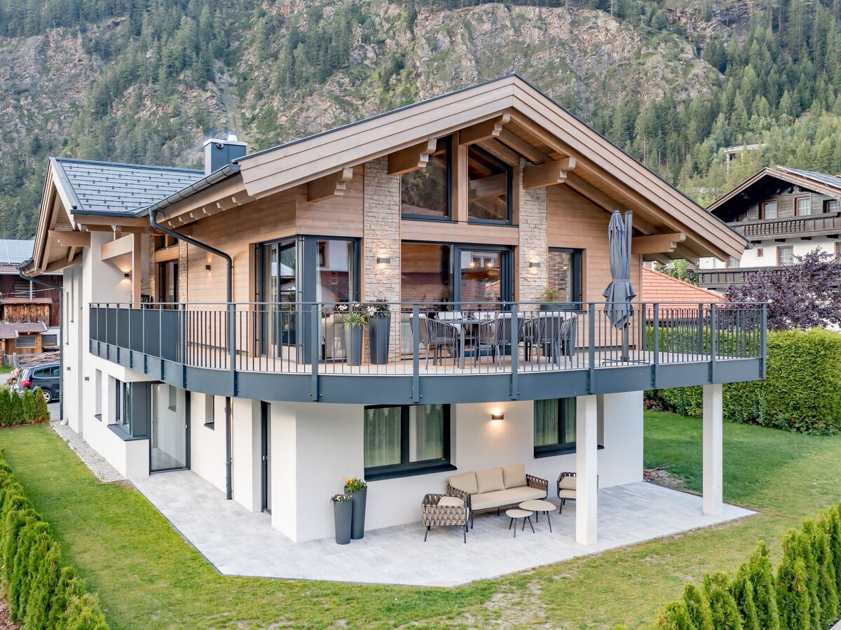 Alpenchalet Tirol by Interhome