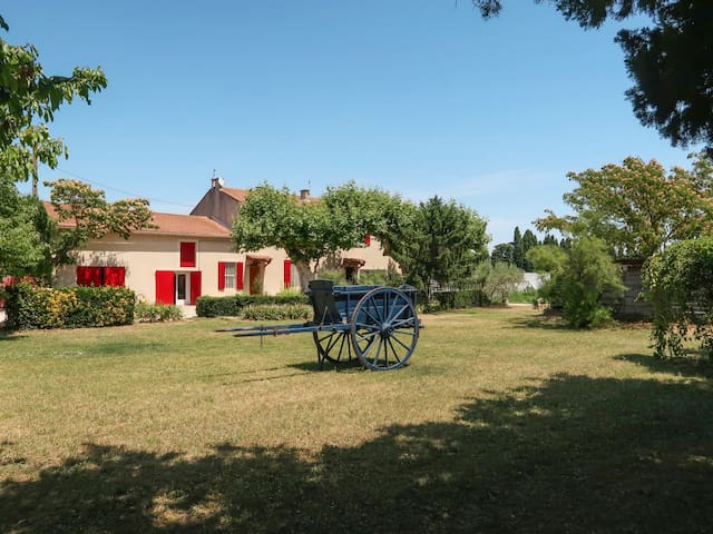 沙托雷纳尔 (Châteaurenard)的民宿