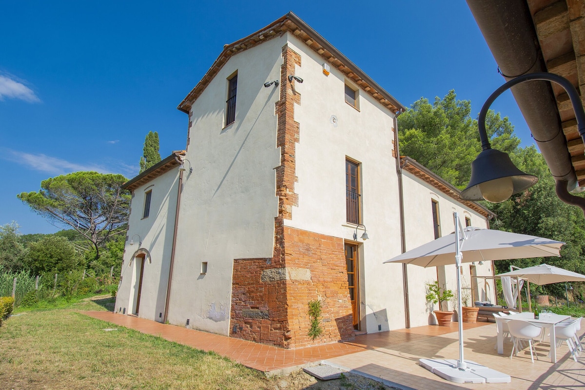 Beautiful villa fraiano  tuscan farmhouse with pri