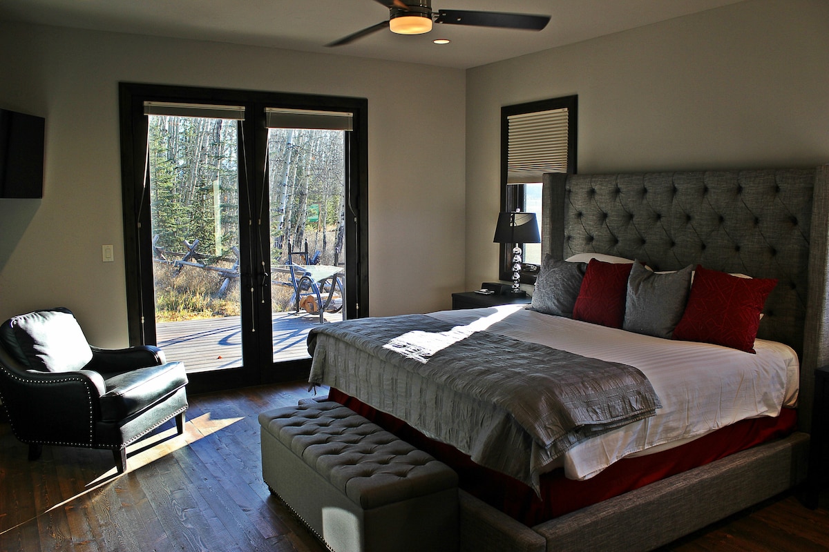 Four Bedroom Luxury Home #10 w Resort Amenities