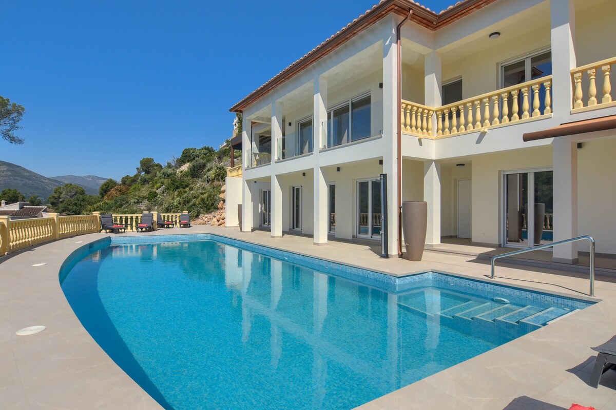 We Love Villas Spain- Villa Cara-Mull (8pp)