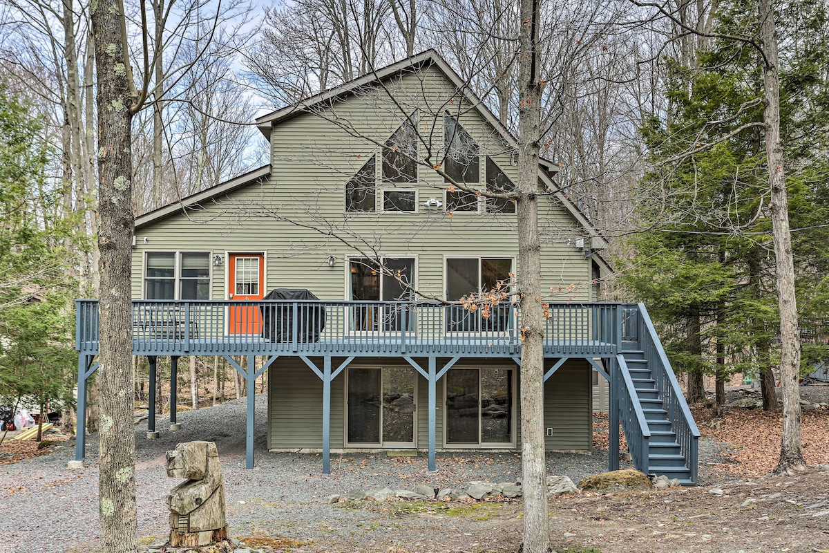 宁静的波科诺斯小屋（ Poconos Cabin ） ，带湖泊通道和景观！