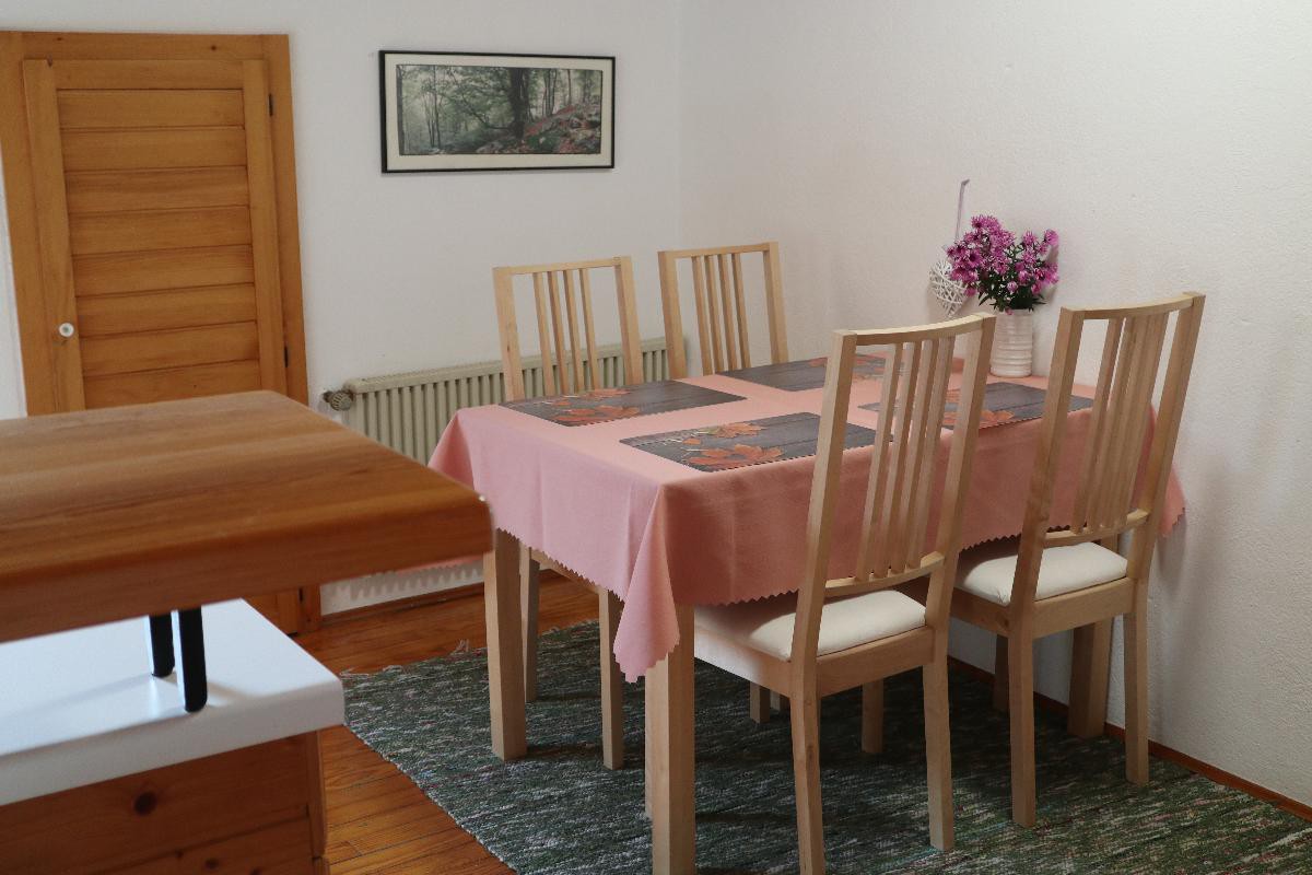 Ferienwohnung im Dachgeschoss mit Balkon (Ferienwohnungen Weishäupl)