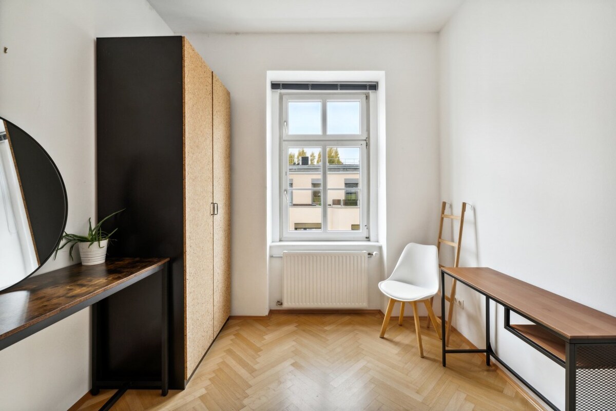 Artist flat in center of Vienna by Arbio