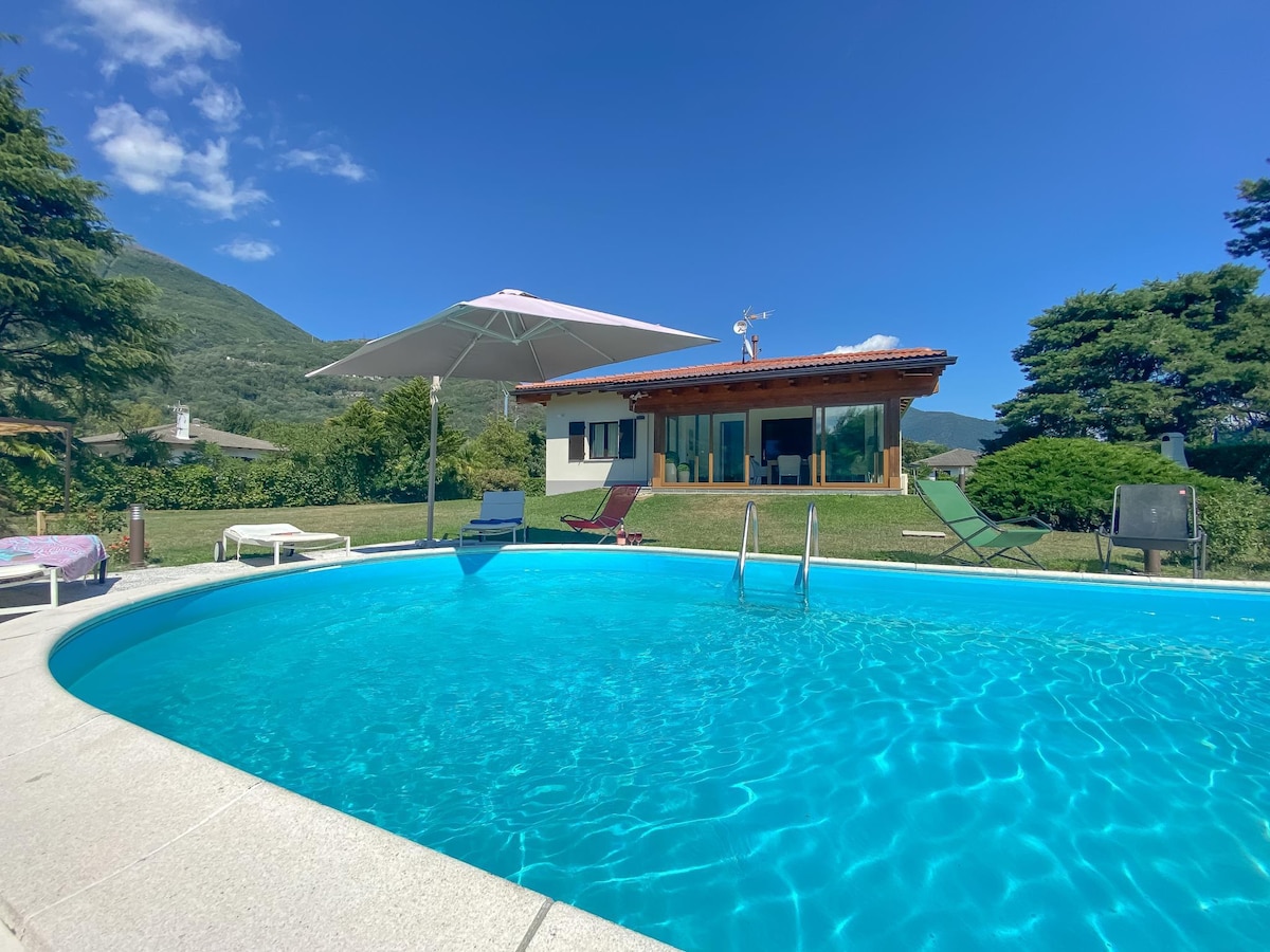 Paradiso-Boschetto Strand Bungalow mit Pool