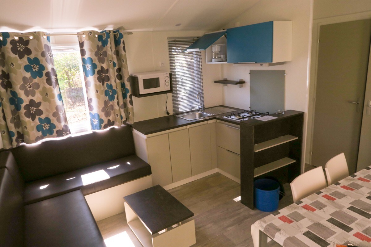 Mobil Home Amour Blanc 4 Pièces 6 Personnes + TV 208523