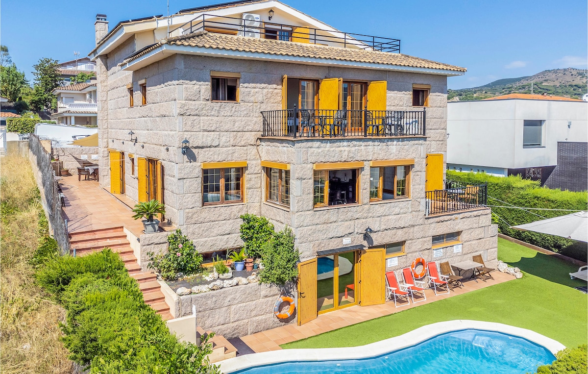 Nice home in Alella with outdoor swimming pool