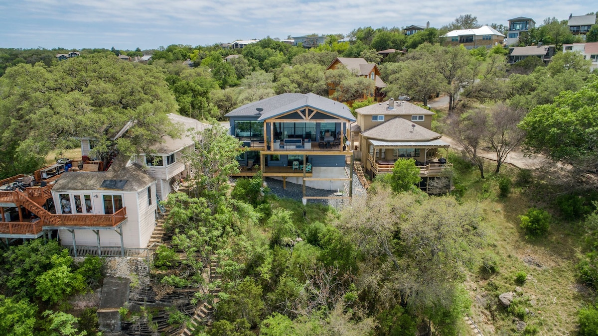 Lake Views, All King Beds, Large Decks w/Furniture