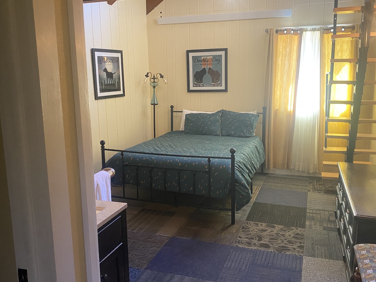 Hotel Room - 2 Queen Beds/Loft - Downtown Winter P