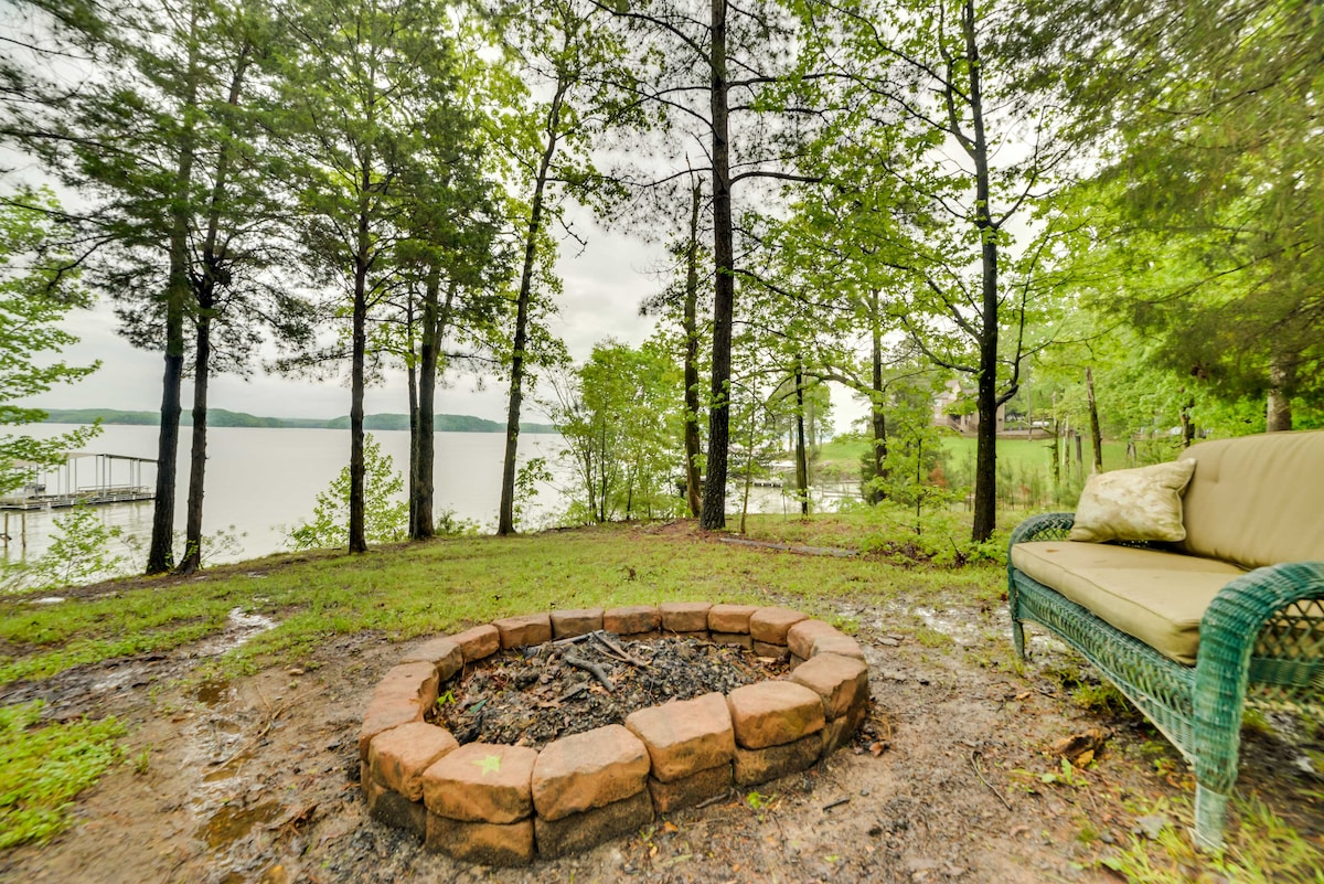 Kentucky Lakeside Home w/ Deck - 20 Mi to LBL!