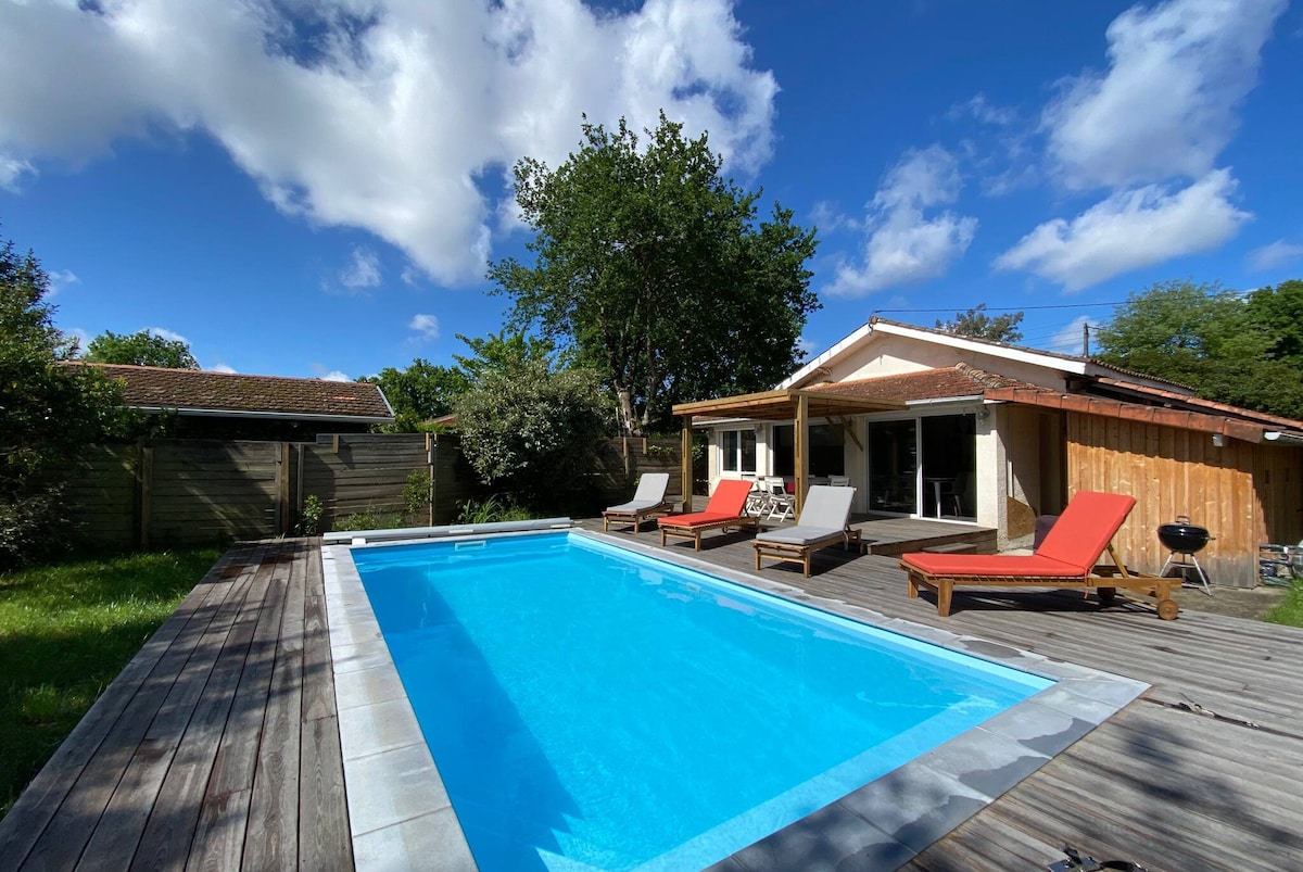 Maison Des Lauriers à Andernos avec piscine chauff