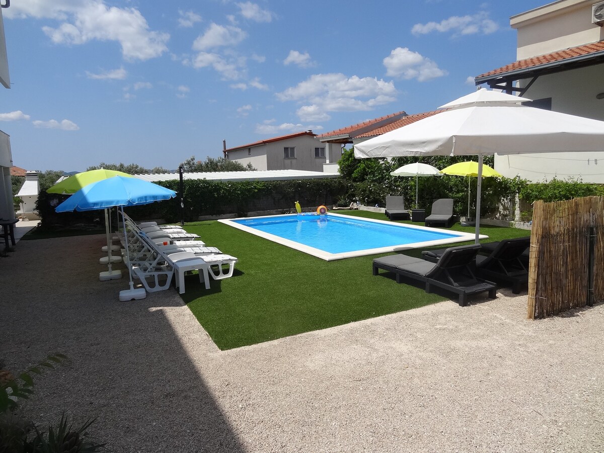 Ilsad apartment. Apartment with pool 80 meters fro