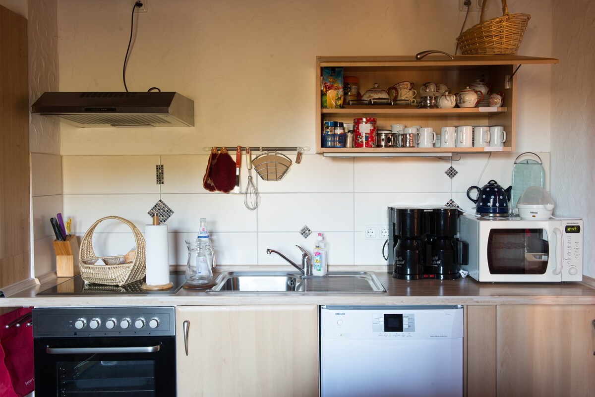 Buchhaus Vier (Kirchenlamitz), Komfortable Ferienwohnung im Erdgeschoss mit Küche