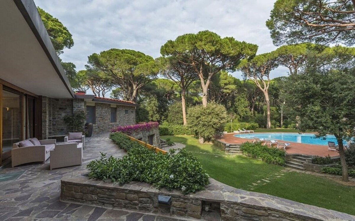Borghese别墅（ Villa Borghese ）是一座华丽的独立别墅