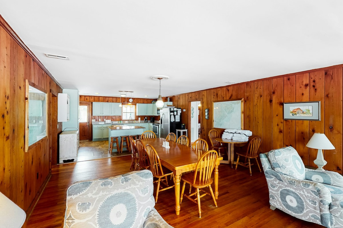 Beautiful 4BR Oceanfront Edisto Island | Patio