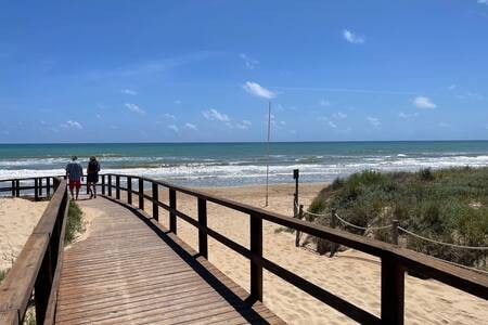 雷博洛海滩别墅（ Villa Rebollo Beach ）