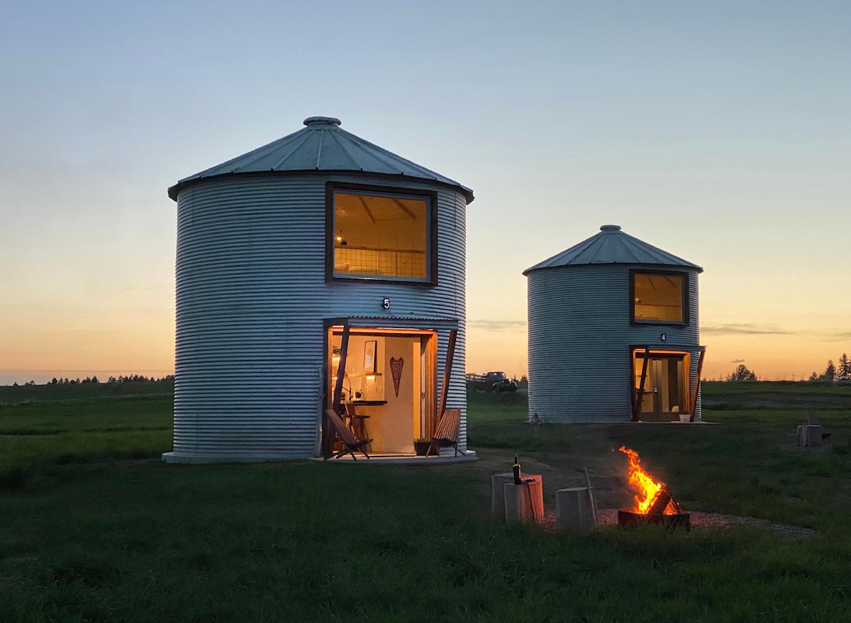 Clark Farm Silos # 5 -壮丽的山景