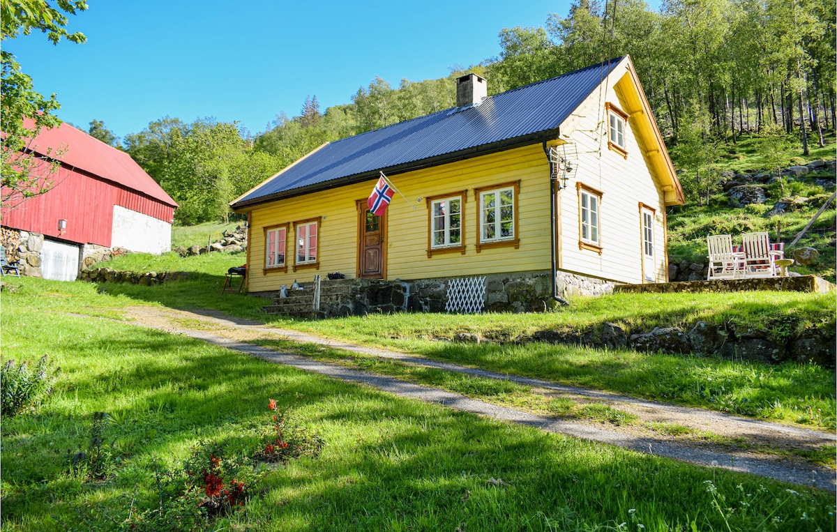 2 bedroom amazing home in Farsund