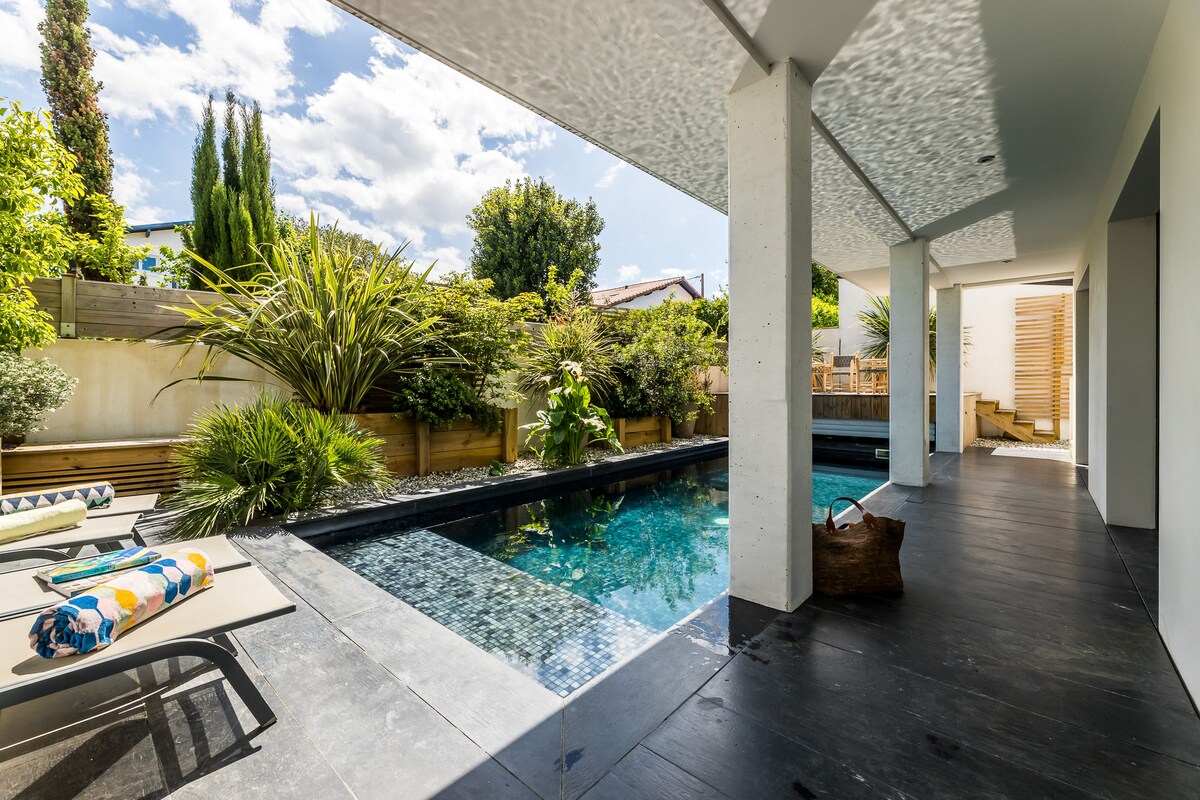 Tropical Keyweek beautiful architect villa with
