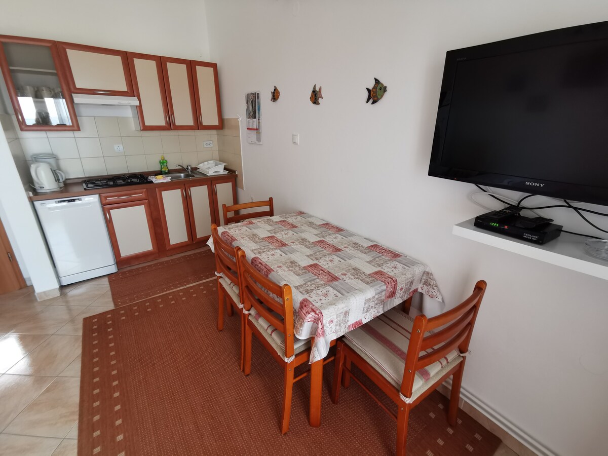 A-18855-b One bedroom apartment with balcony and
