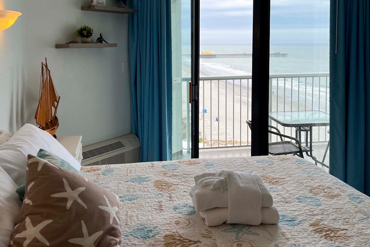 Ocean Annie 's带阳台的舒适海滨单间公寓