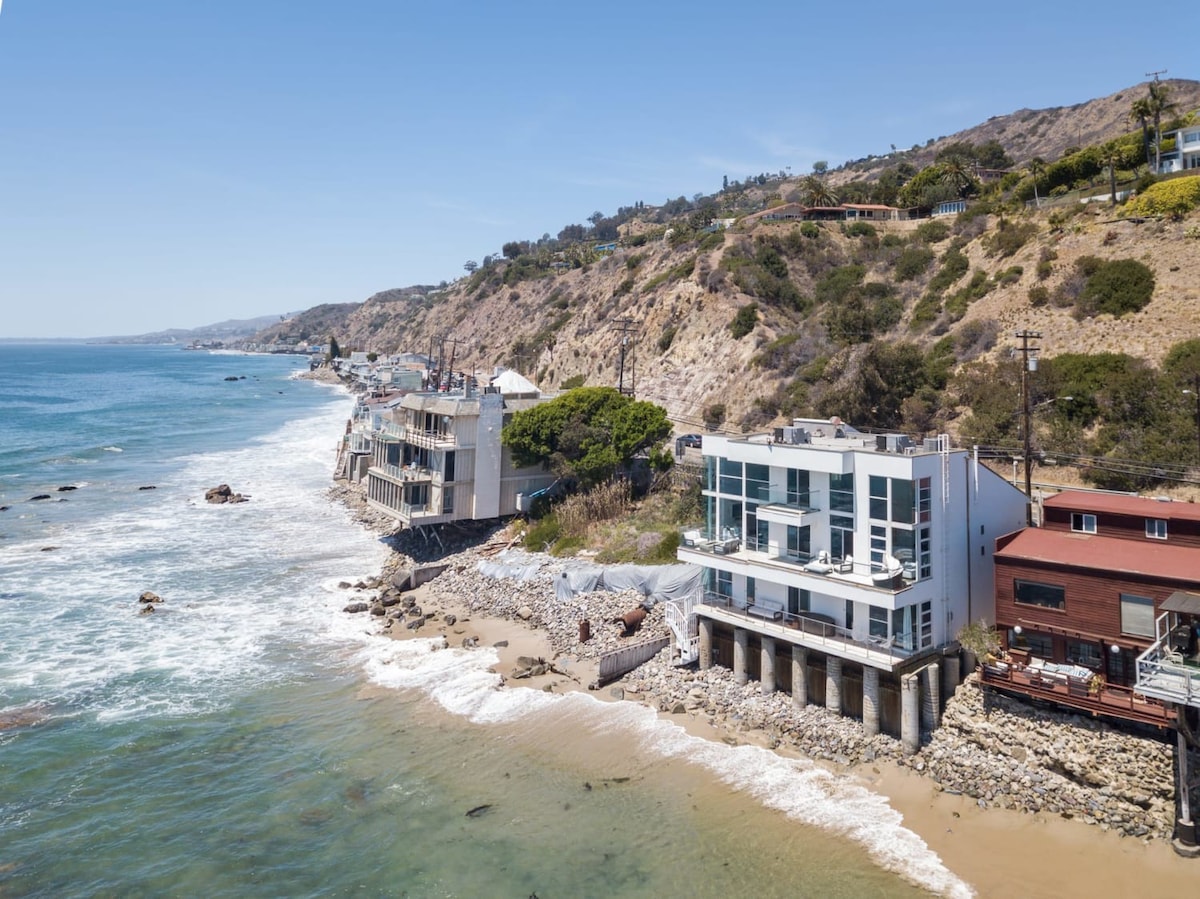 Villa Bahia | Beachfront in Malibu Sleeps 8