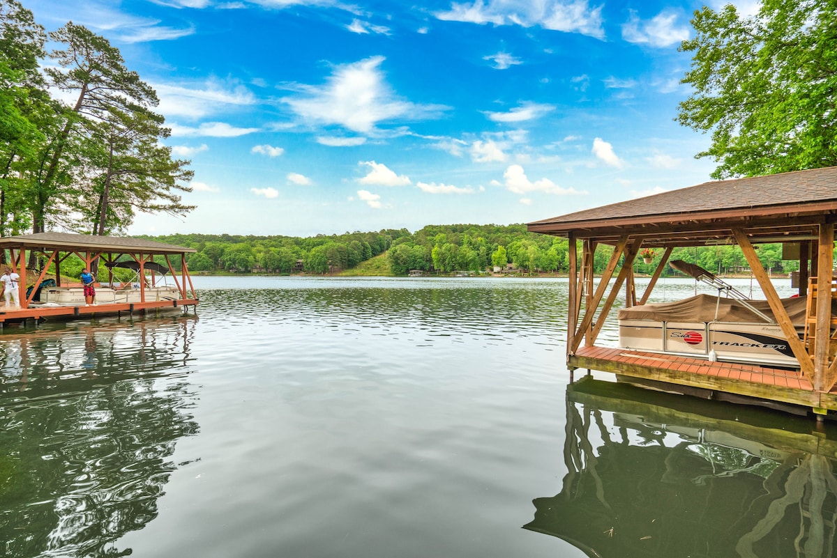 Cozy Lake Desoto Townhome Pet Friendly