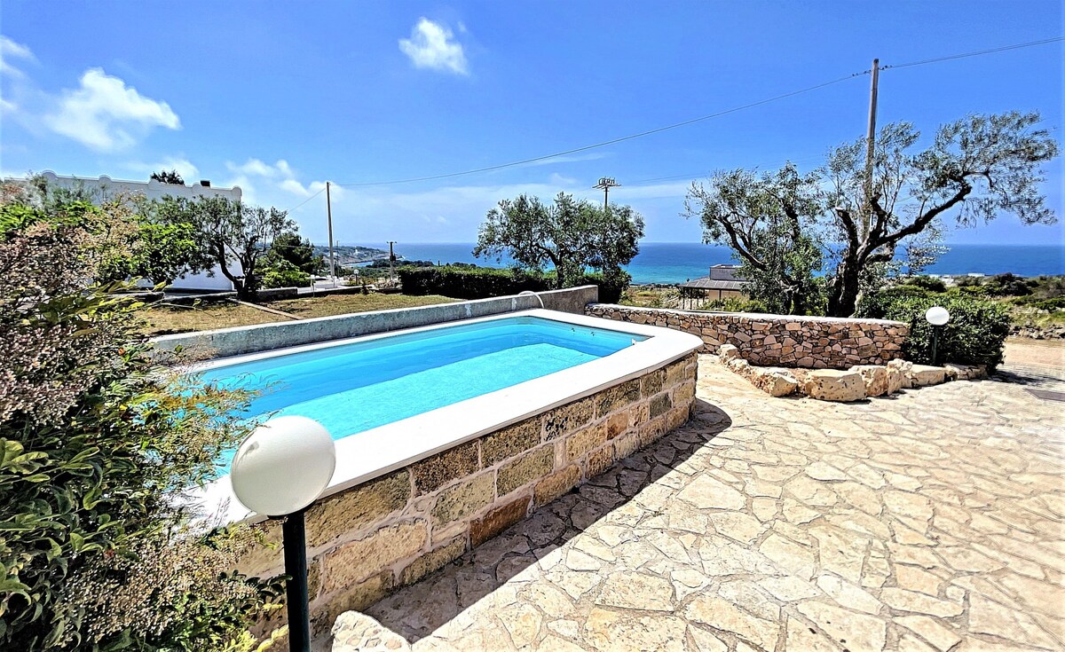 Stone house with private pool and sea view
