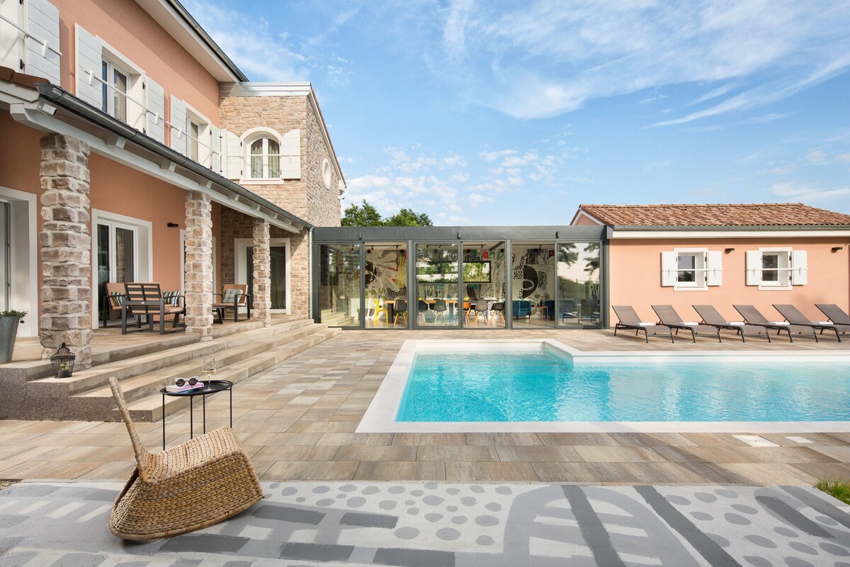 Villa Fairytale with Pool