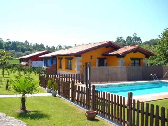 Apartamento con piscina cerca de Llanes- Pdra001r