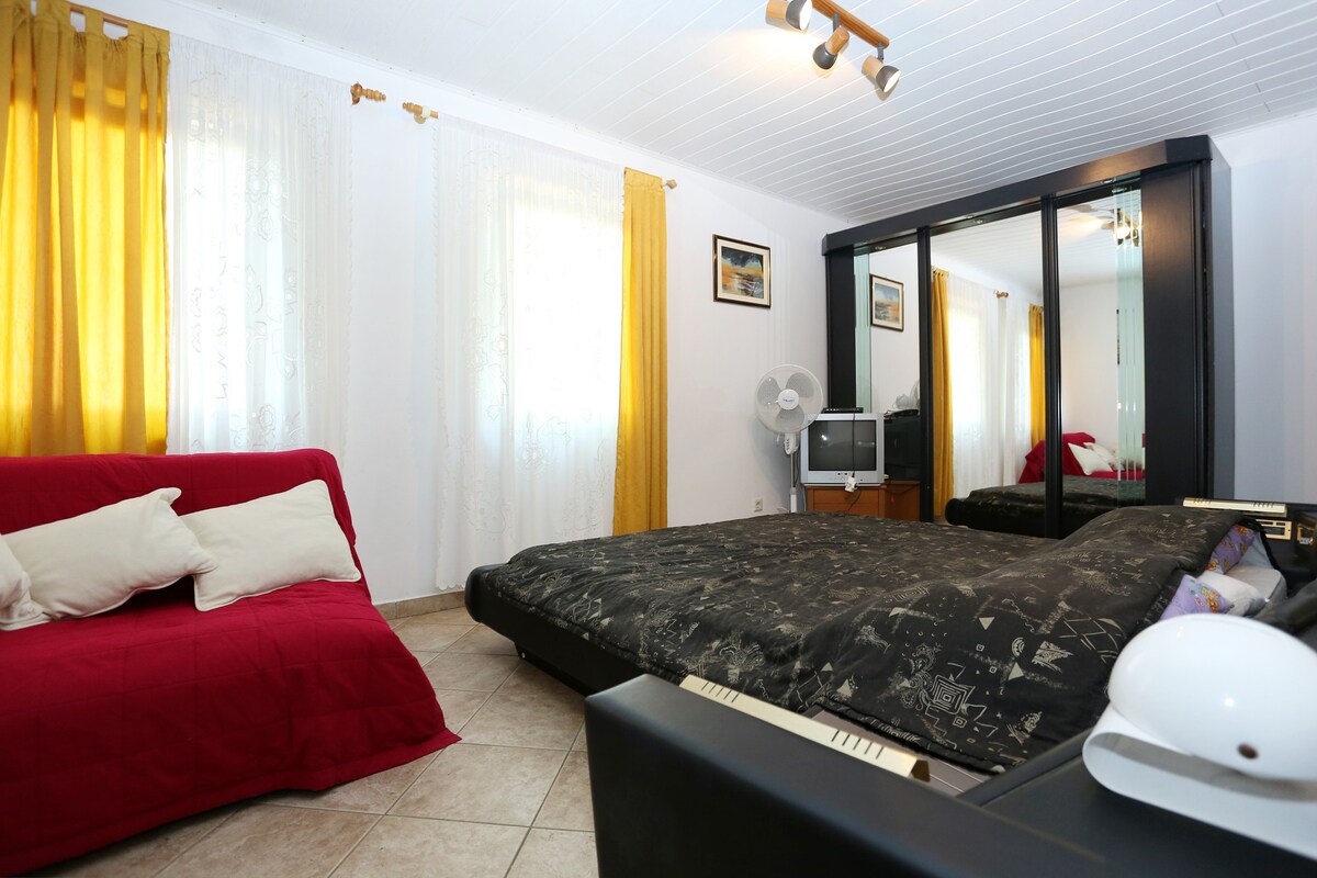 S-4442-e Room near beach Lumbarda, Korčula
