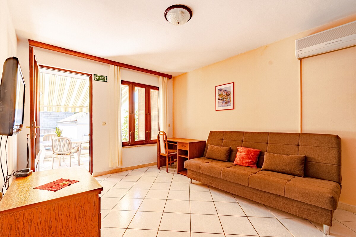 A-9317-c Two bedroom apartment with terrace and
