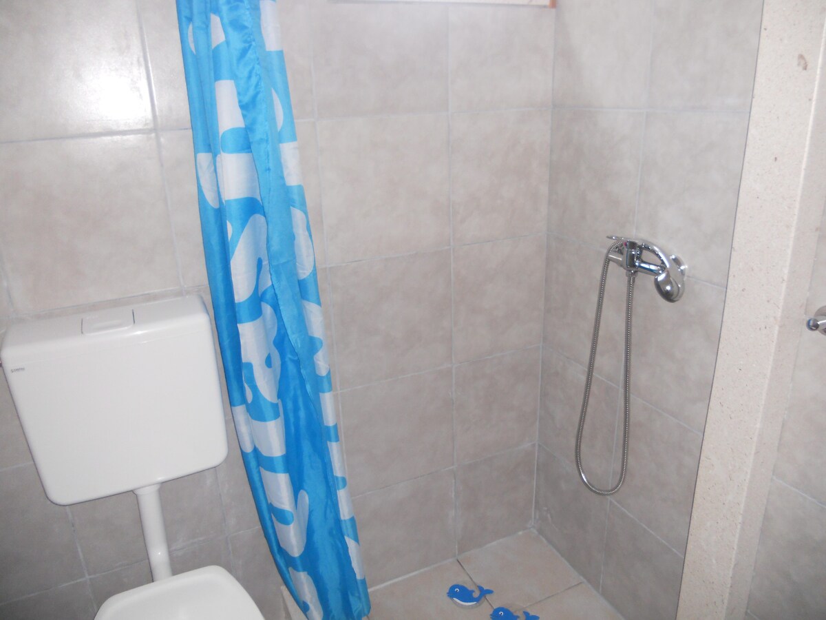 A-9262-b Two bedroom apartment with