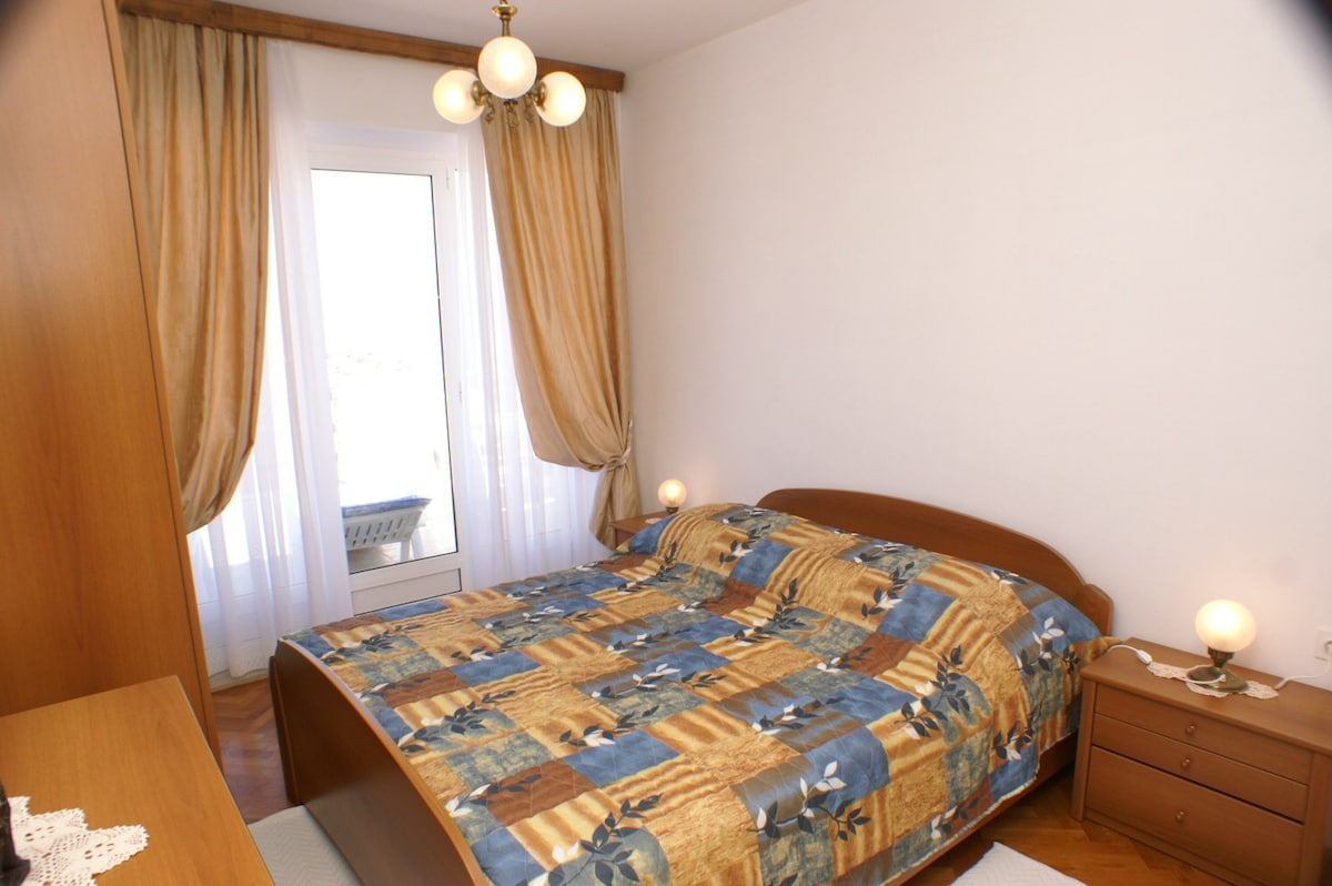 A-4370-b Two bedroom apartment with terrace and