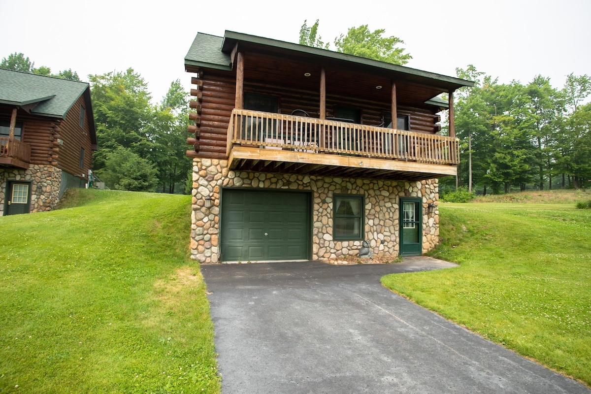 2418 - Grand Log Cabin Home within Beaver Creek Resort