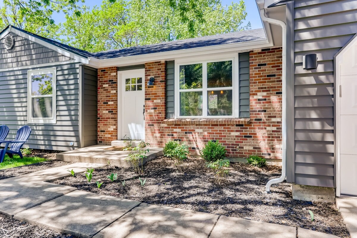 Louisville 3 BDR Home w/ Private  Patio