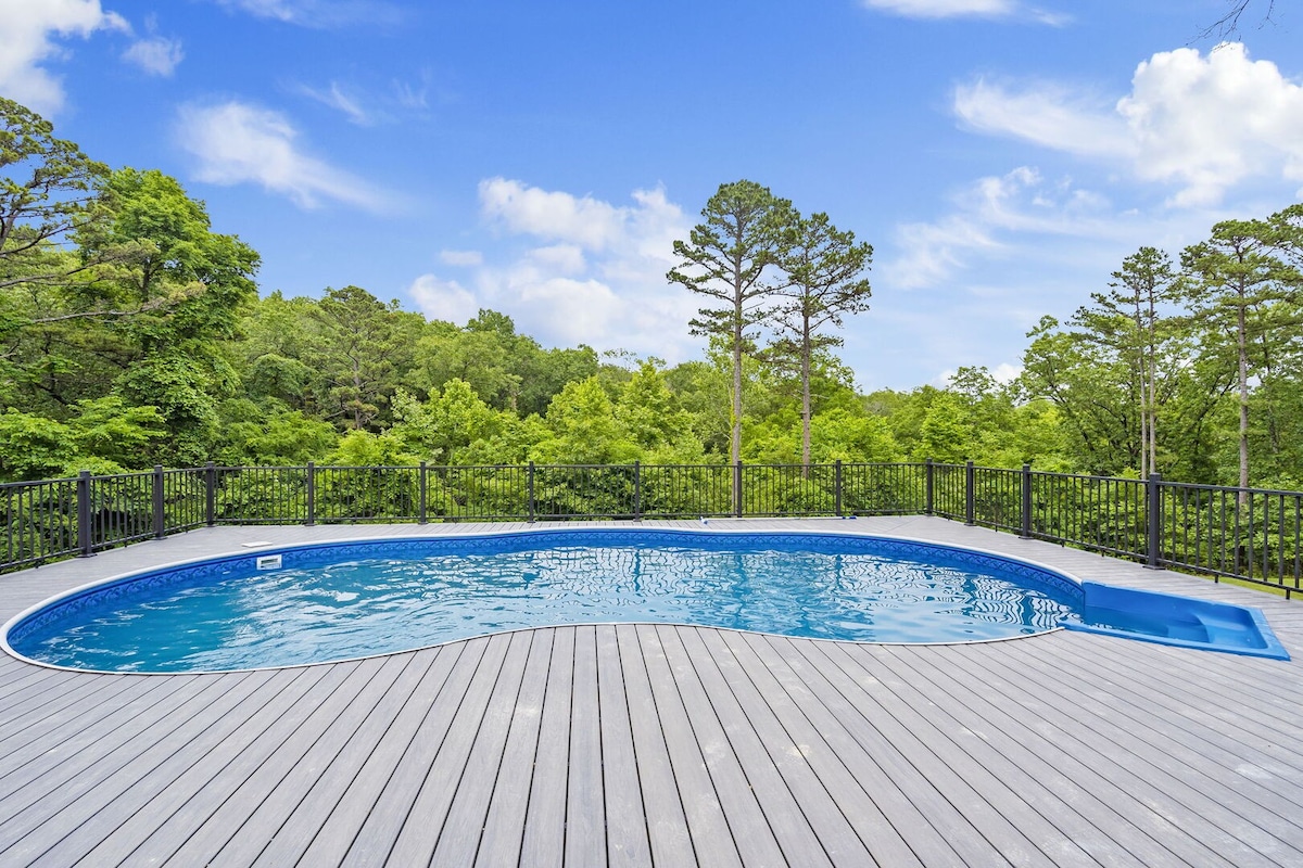 Gourmet Kitchen-Hot Tub-Secluded-Charger-Pool