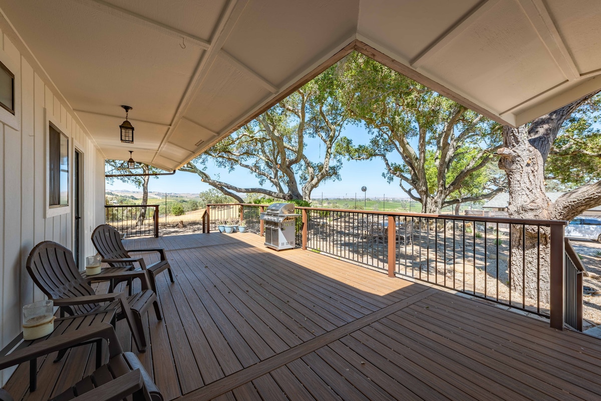 Stylish Ranch on 24 ac Views & Heart Hill, 46 West