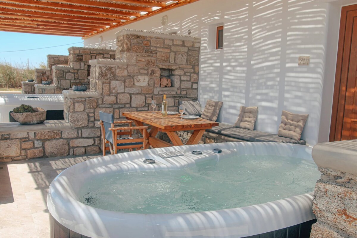 花岗岩村小型套房，带私人热水浴缸