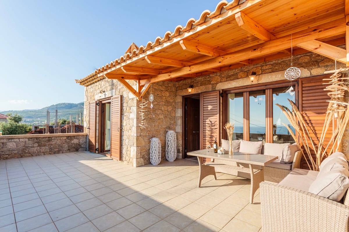 Mani Panoramic Views - Private Sunny Retreat