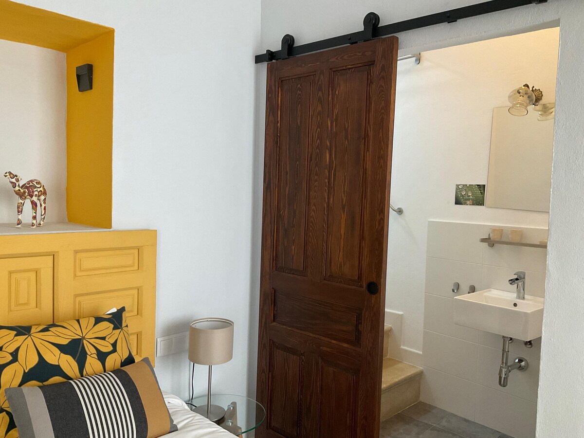 Jengibre-Double room-Oversized-Private Bathroom-St