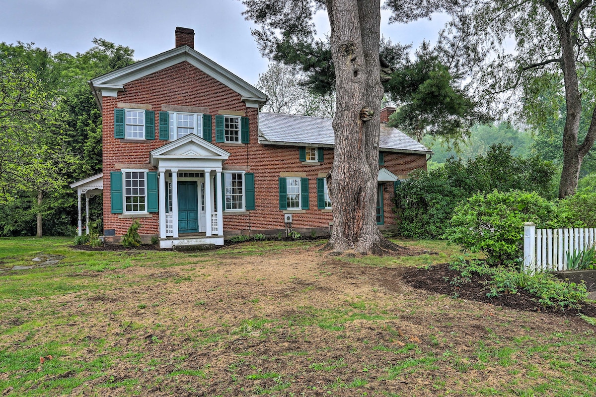 Timeless Winesburg House with Private Balcony